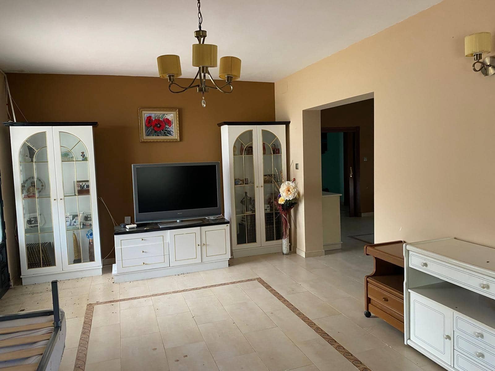 7 bedroom Villa for sale in Algeciras with pool garage - € 550,000 (Ref: 10120276)