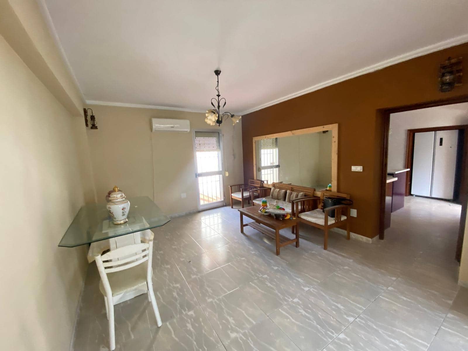 7 bedroom Villa for sale in Algeciras with pool garage - € 550,000 (Ref: 10120276)