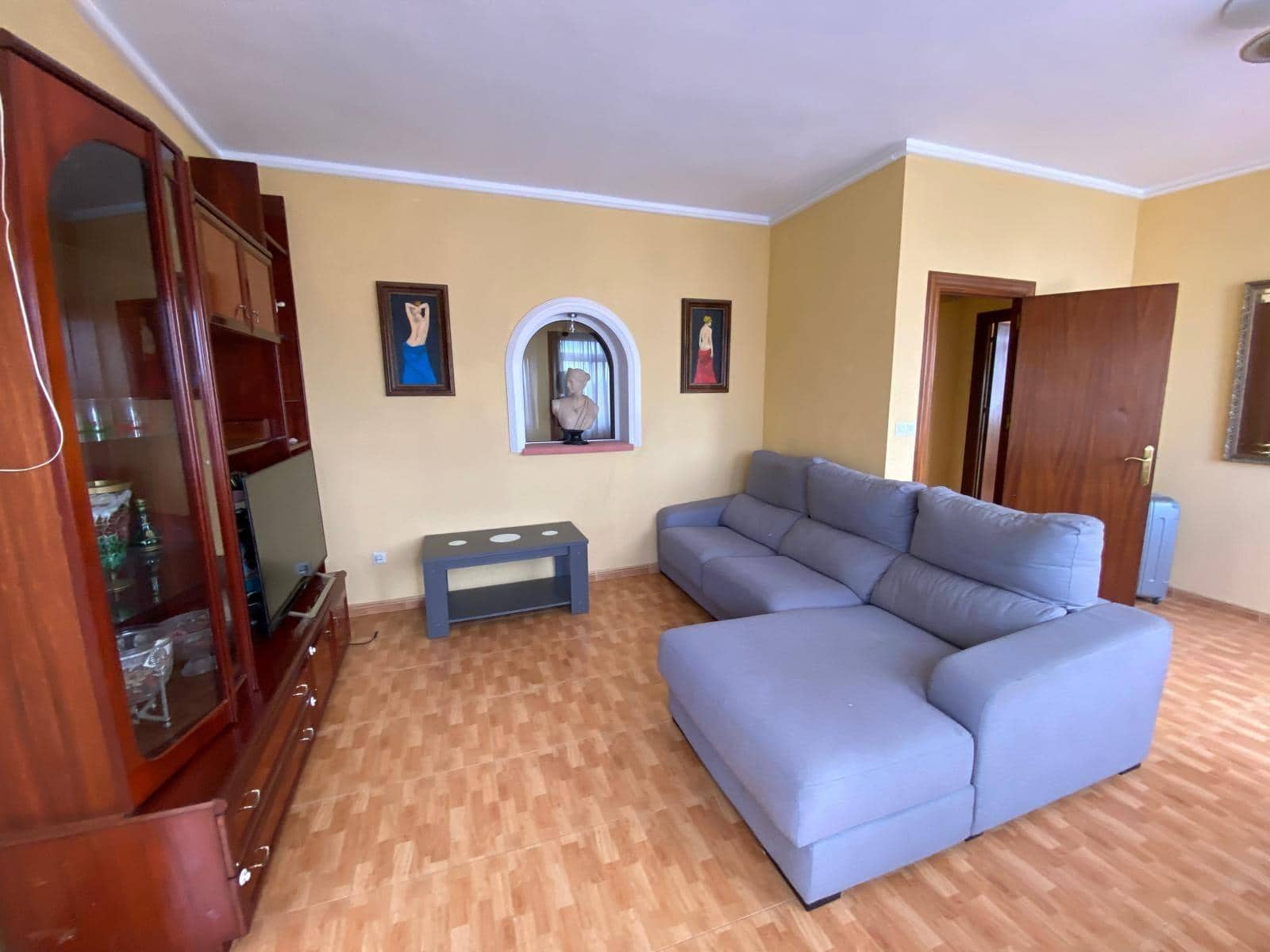 7 bedroom Villa for sale in Algeciras with pool garage - € 550,000 (Ref: 10120276)