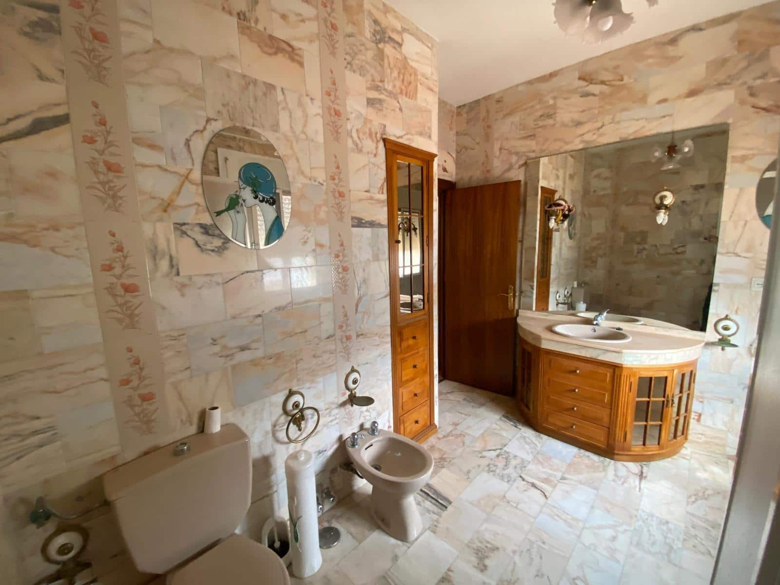 7 bedroom Villa for sale in Algeciras with pool garage - € 550,000 (Ref: 10120276)