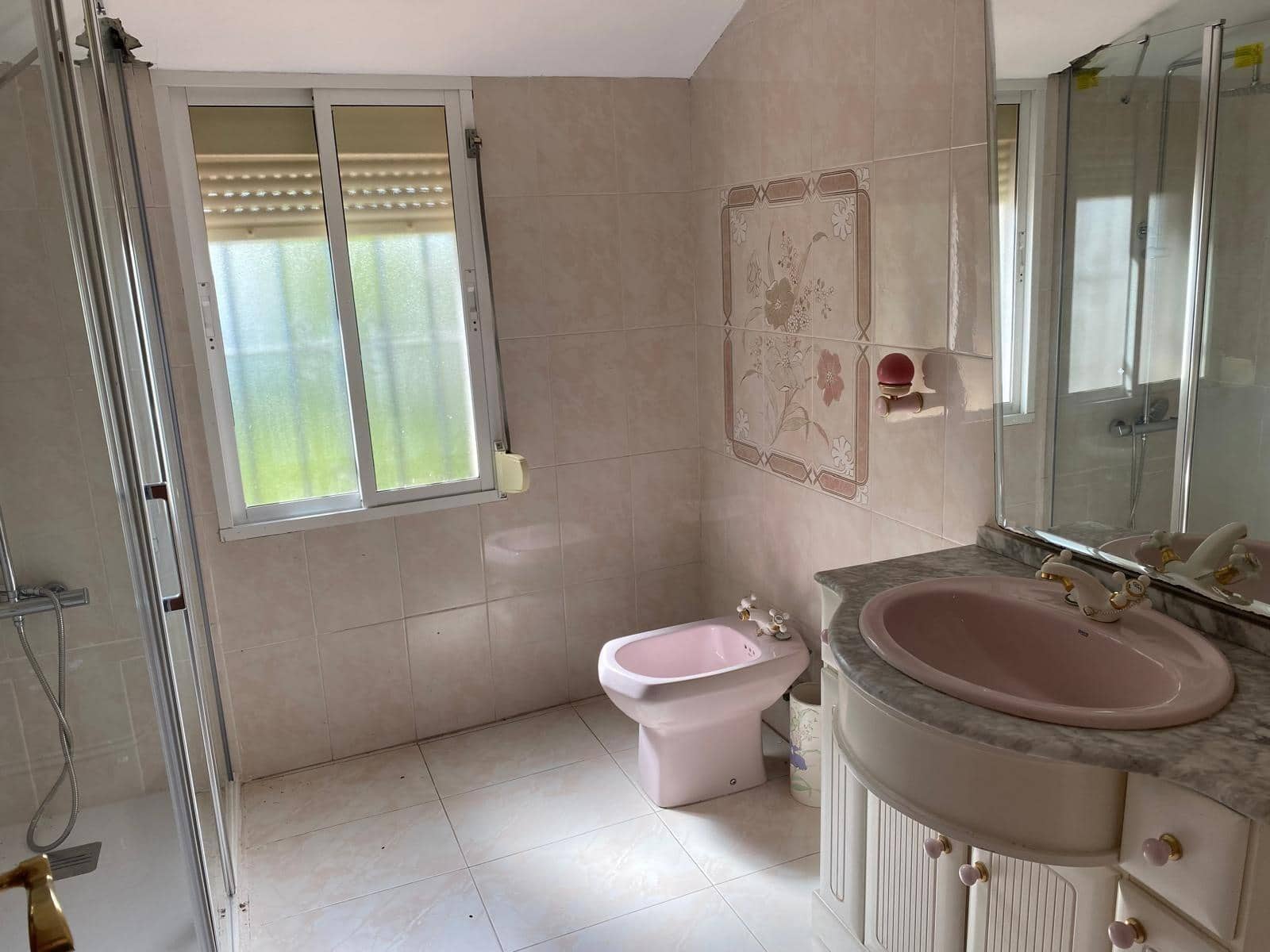 7 bedroom Villa for sale in Algeciras with pool garage - € 550,000 (Ref: 10120276)