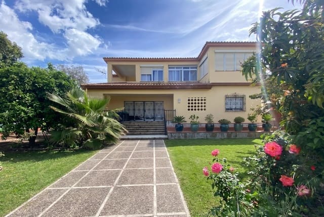 7 makuuhuone Huvila myytävänä paikassa Algeciras mukana uima-altaan 
autotalli - 550 000 € (Ref: 10120276)