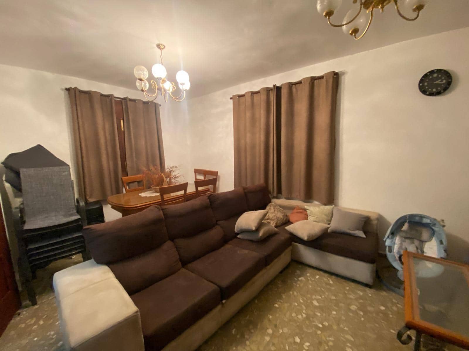 3 bedroom Villa for sale in La Linea de la Concepcion with pool garage - € 390,000 (Ref: 10120303)