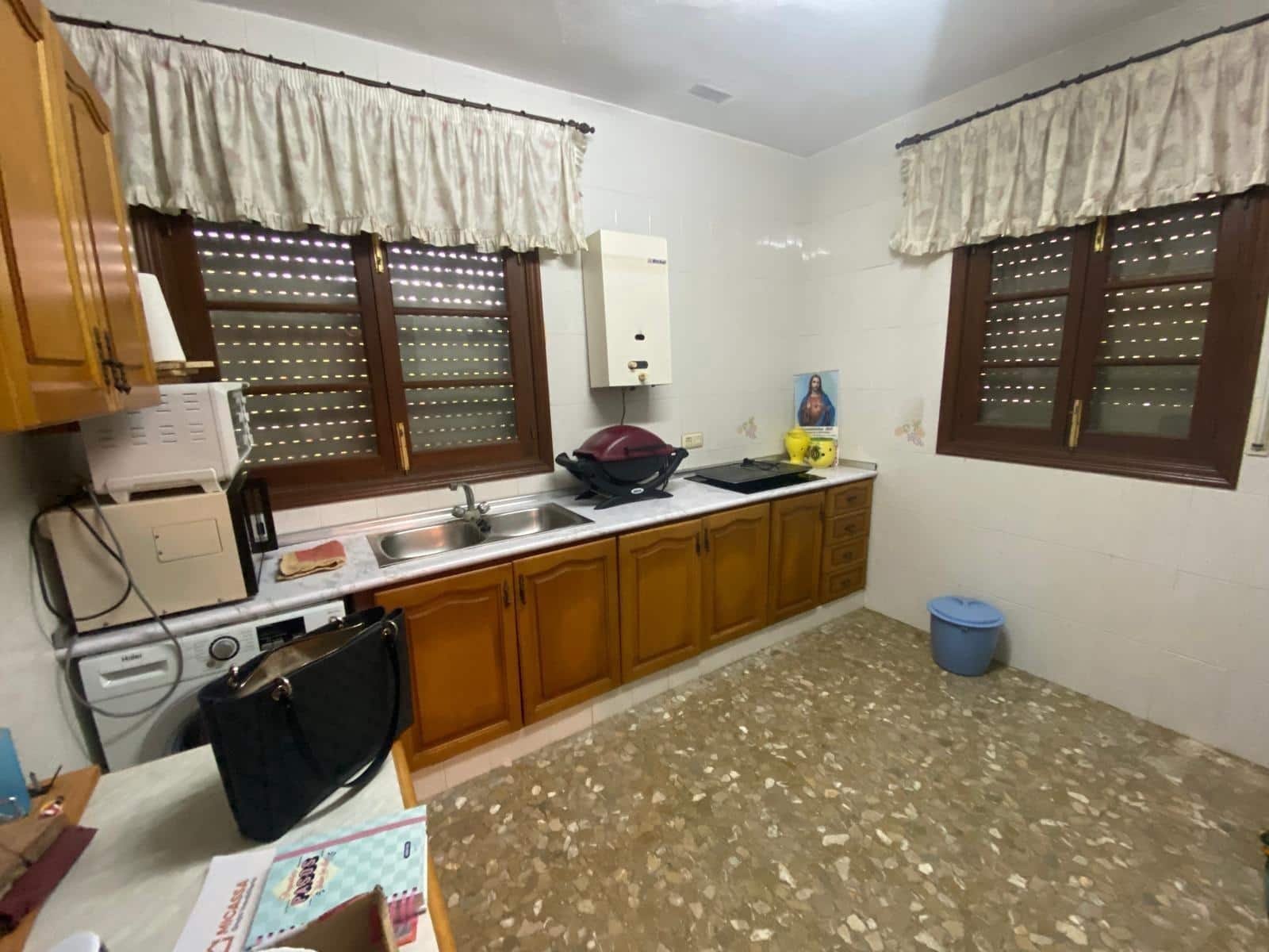 3 bedroom Villa for sale in La Linea de la Concepcion with pool garage - € 390,000 (Ref: 10120303)