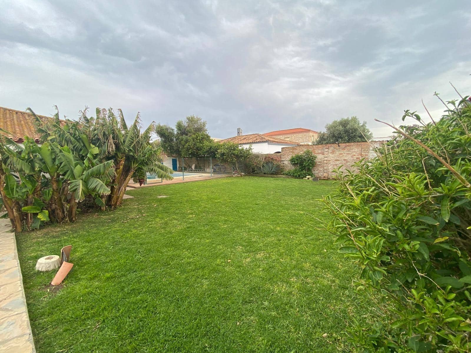 3 bedroom Villa for sale in La Linea de la Concepcion with pool garage - € 390,000 (Ref: 10120303)