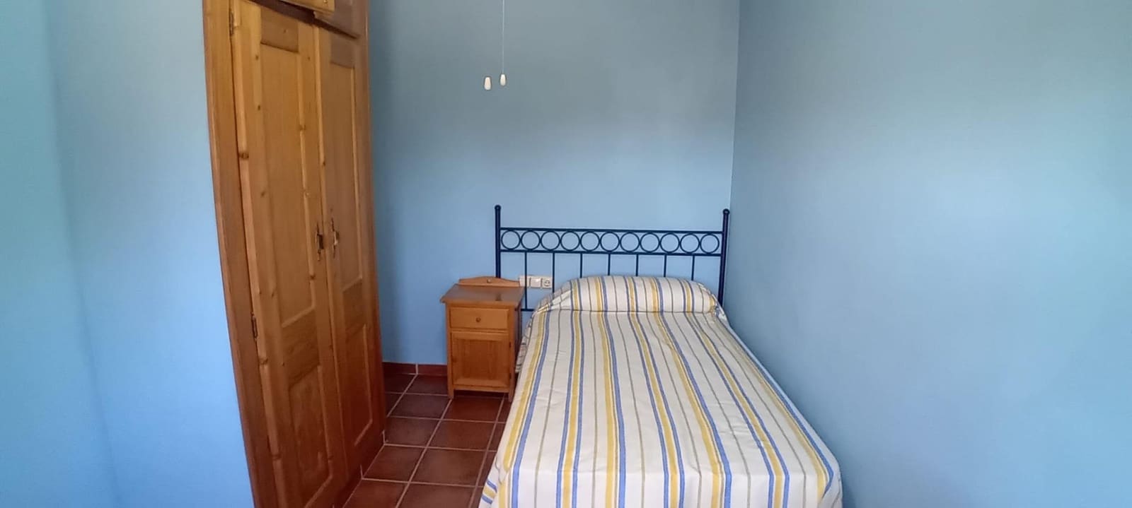 6 bedroom Villa for sale in Algeciras with garage - € 465,000 (Ref: 10120393)