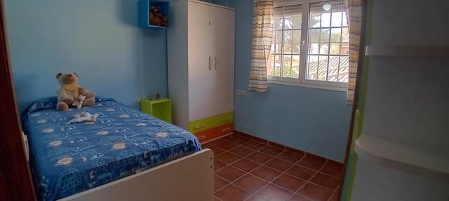 6 makuuhuone Huvila myytävänä paikassa Algeciras mukana 
autotalli - 465 000 € (Ref: 10120393)