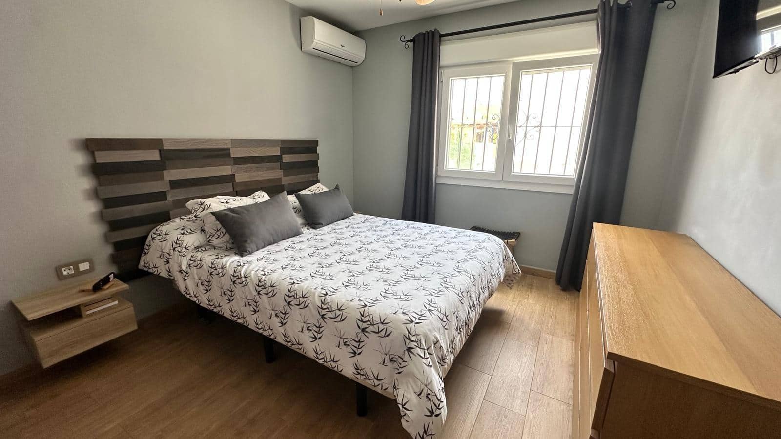 5 camera da letto Villetta a Schiera in vendita in La Linea de la Concepcion con piscina - 434.900 € (Rif: 10120499)