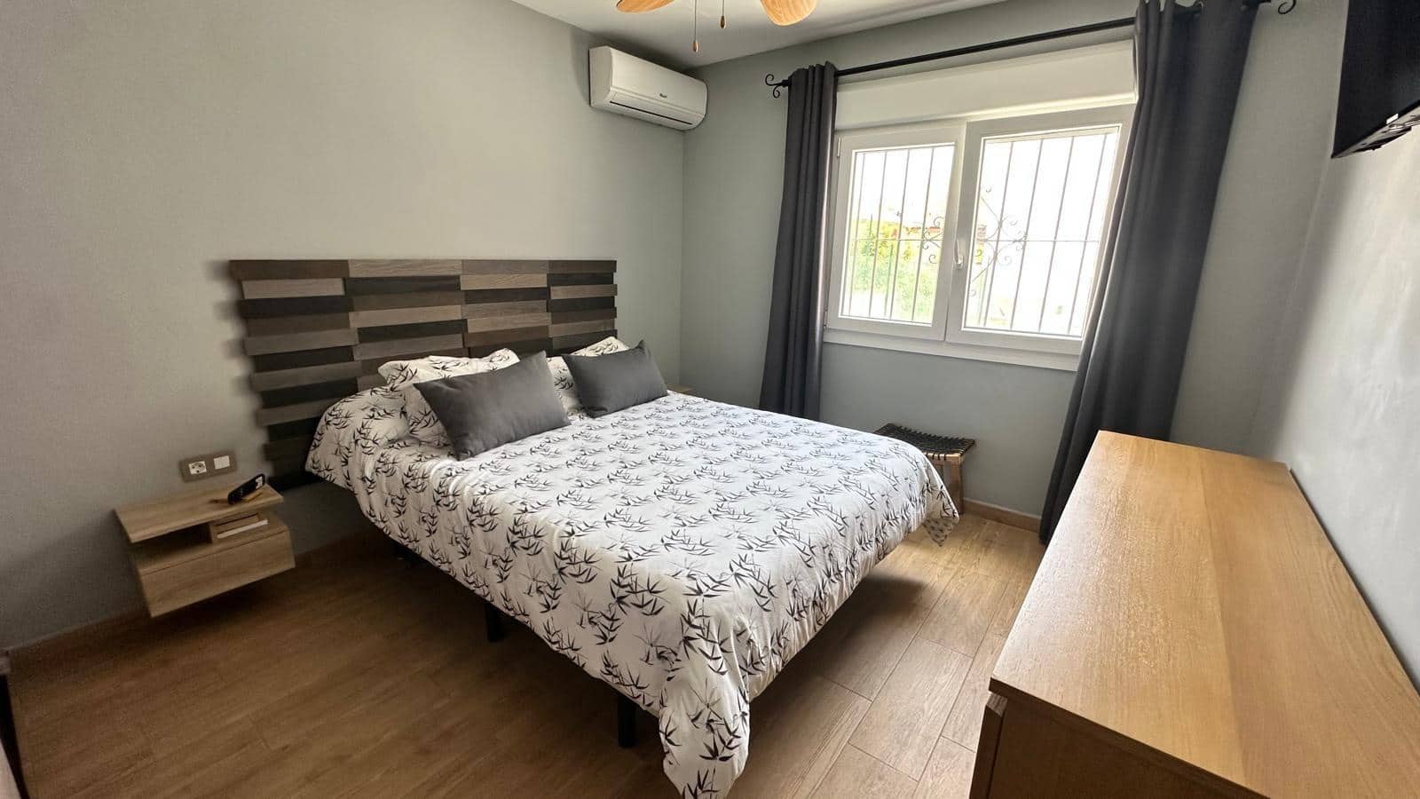 5 camera da letto Villetta a Schiera in vendita in La Linea de la Concepcion con piscina - 434.900 € (Rif: 10120499)