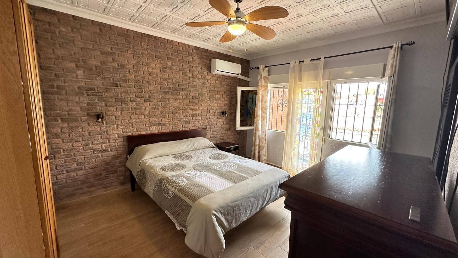 5 camera da letto Villetta a Schiera in vendita in La Linea de la Concepcion con piscina - 434.900 € (Rif: 10120499)
