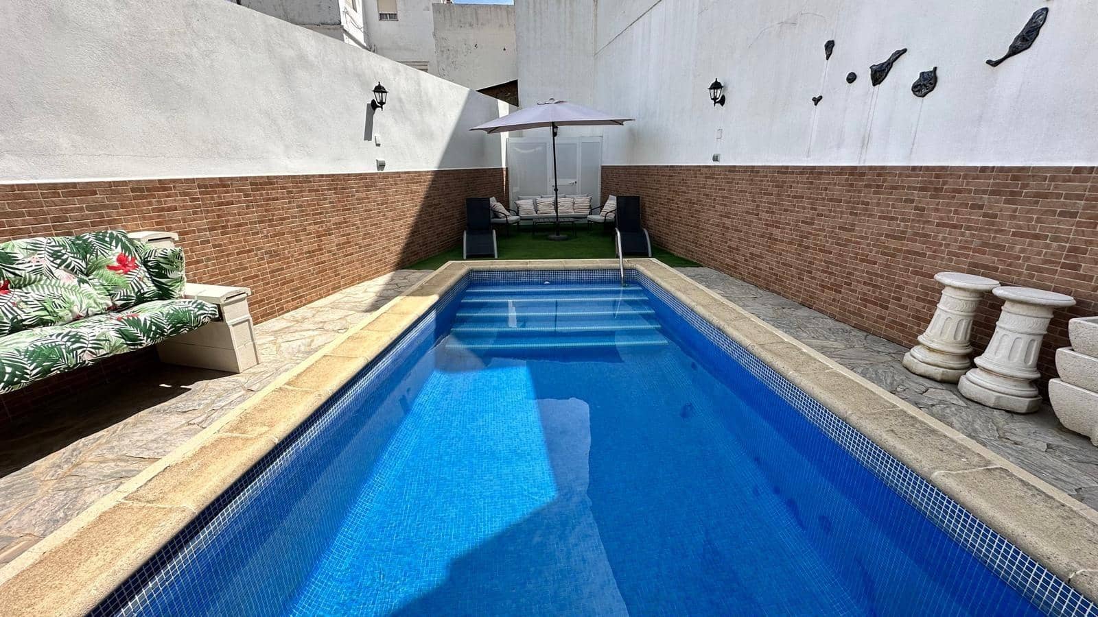 5 camera da letto Villetta a Schiera in vendita in La Linea de la Concepcion con piscina - 434.900 € (Rif: 10120499)