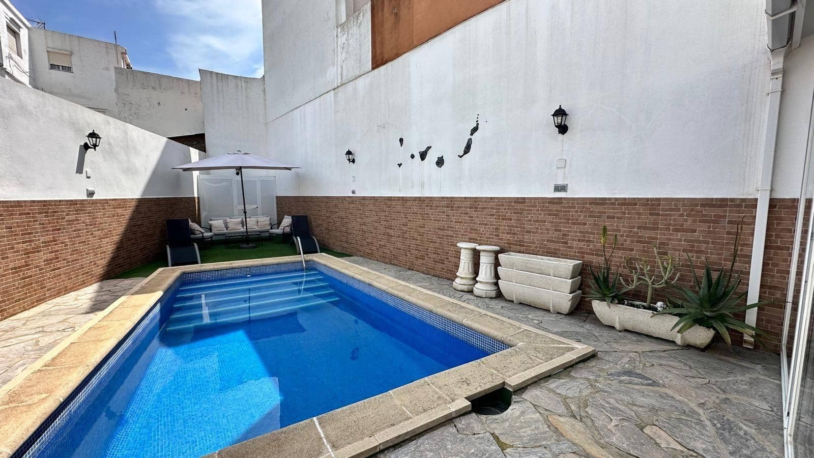 5 camera da letto Villetta a Schiera in vendita in La Linea de la Concepcion con piscina - 434.900 € (Rif: 10120499)