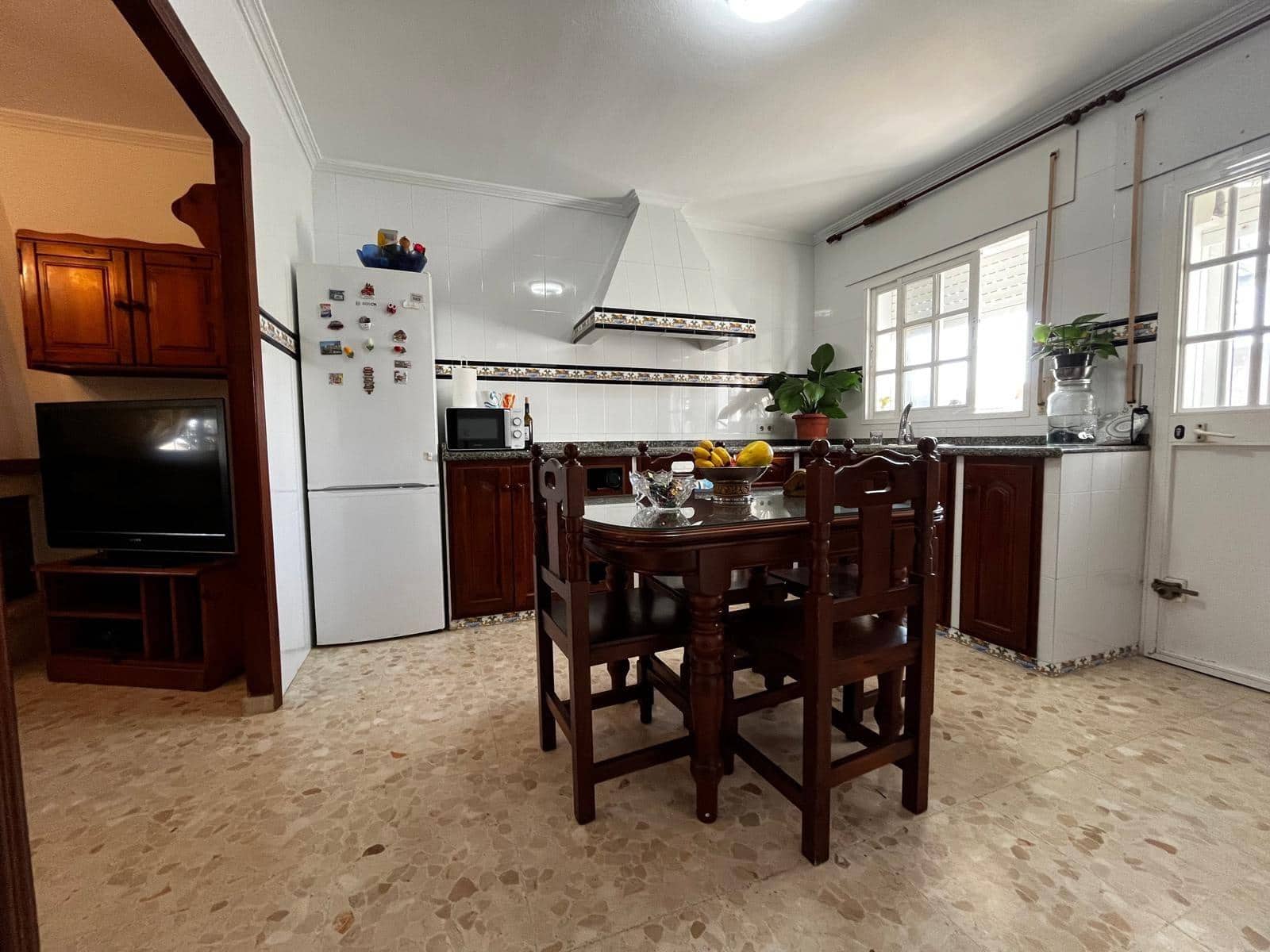 3 bedroom Villa for sale in Algeciras with pool garage - € 365,000 (Ref: 10120503)