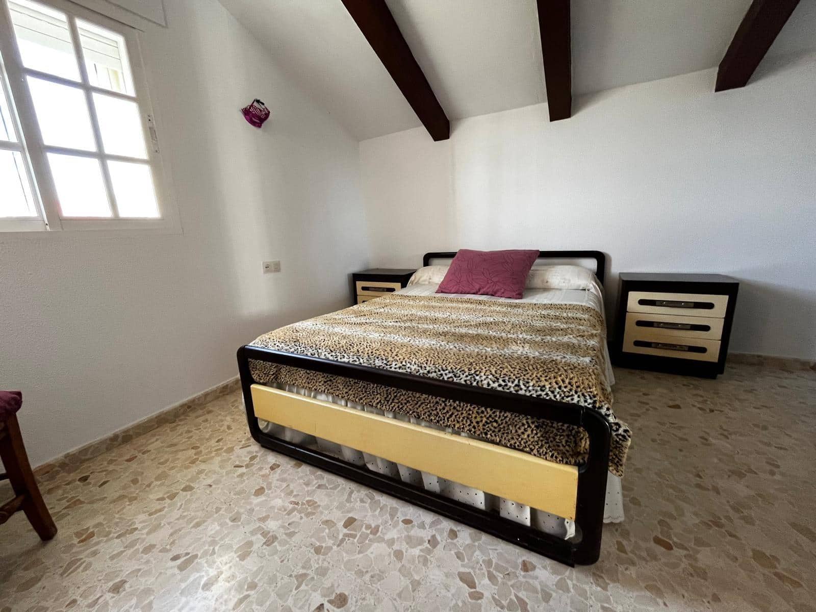 3 bedroom Villa for sale in Algeciras with pool garage - € 365,000 (Ref: 10120503)