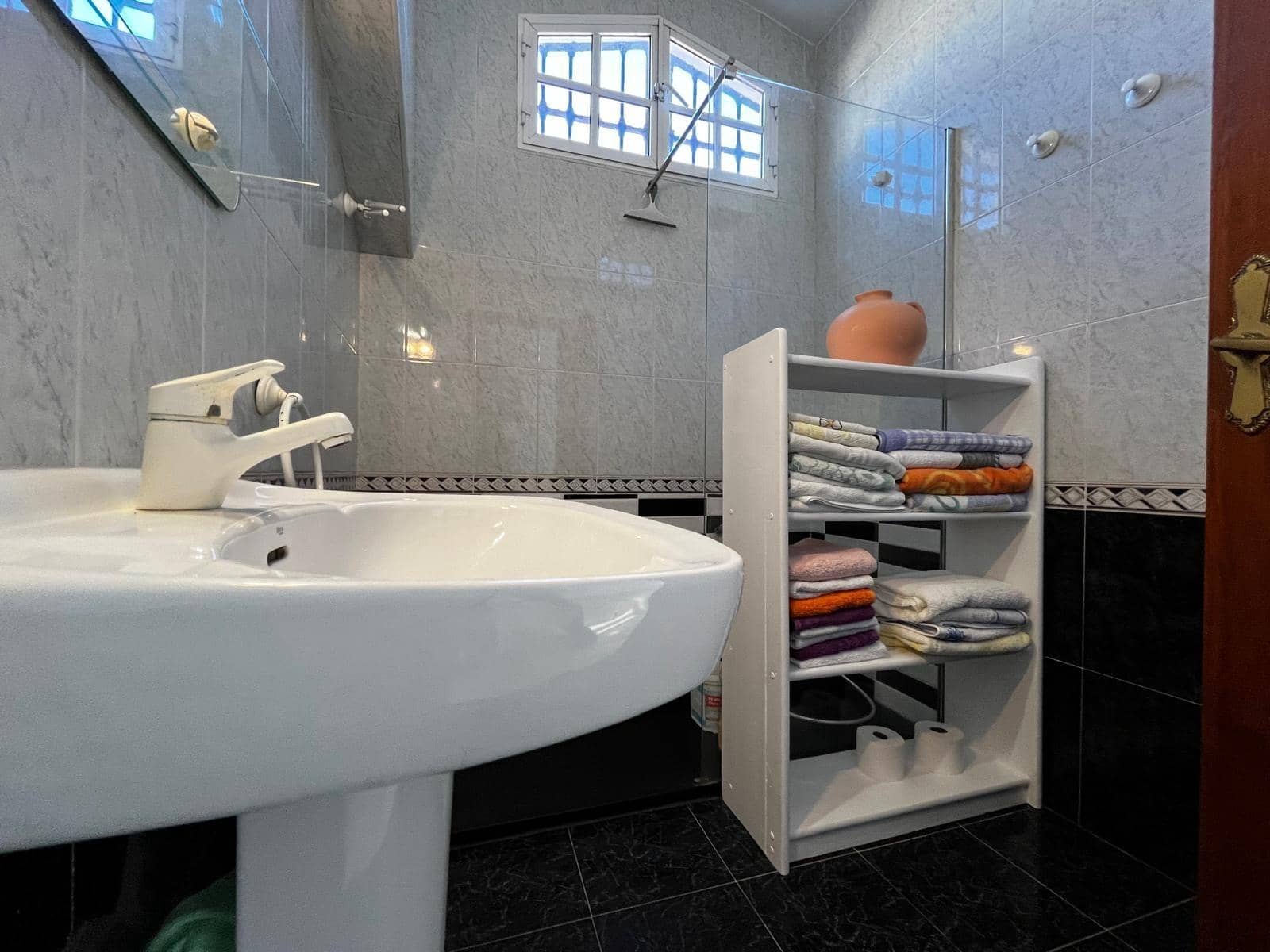 3 bedroom Villa for sale in Algeciras with pool garage - € 365,000 (Ref: 10120503)