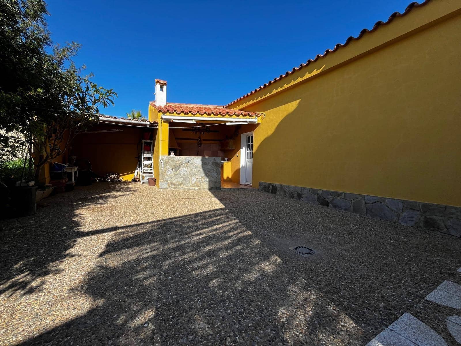 3 bedroom Villa for sale in Algeciras with pool garage - € 365,000 (Ref: 10120503)