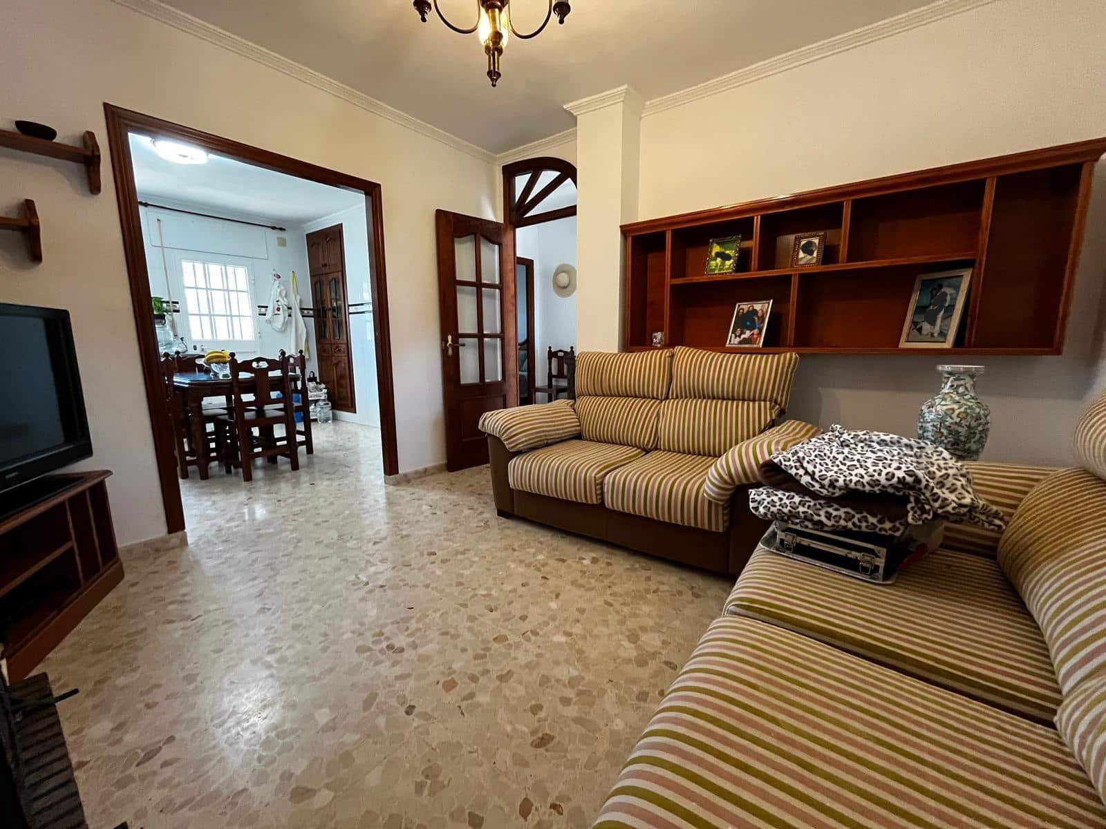 3 bedroom Villa for sale in Algeciras with pool garage - € 365,000 (Ref: 10120503)