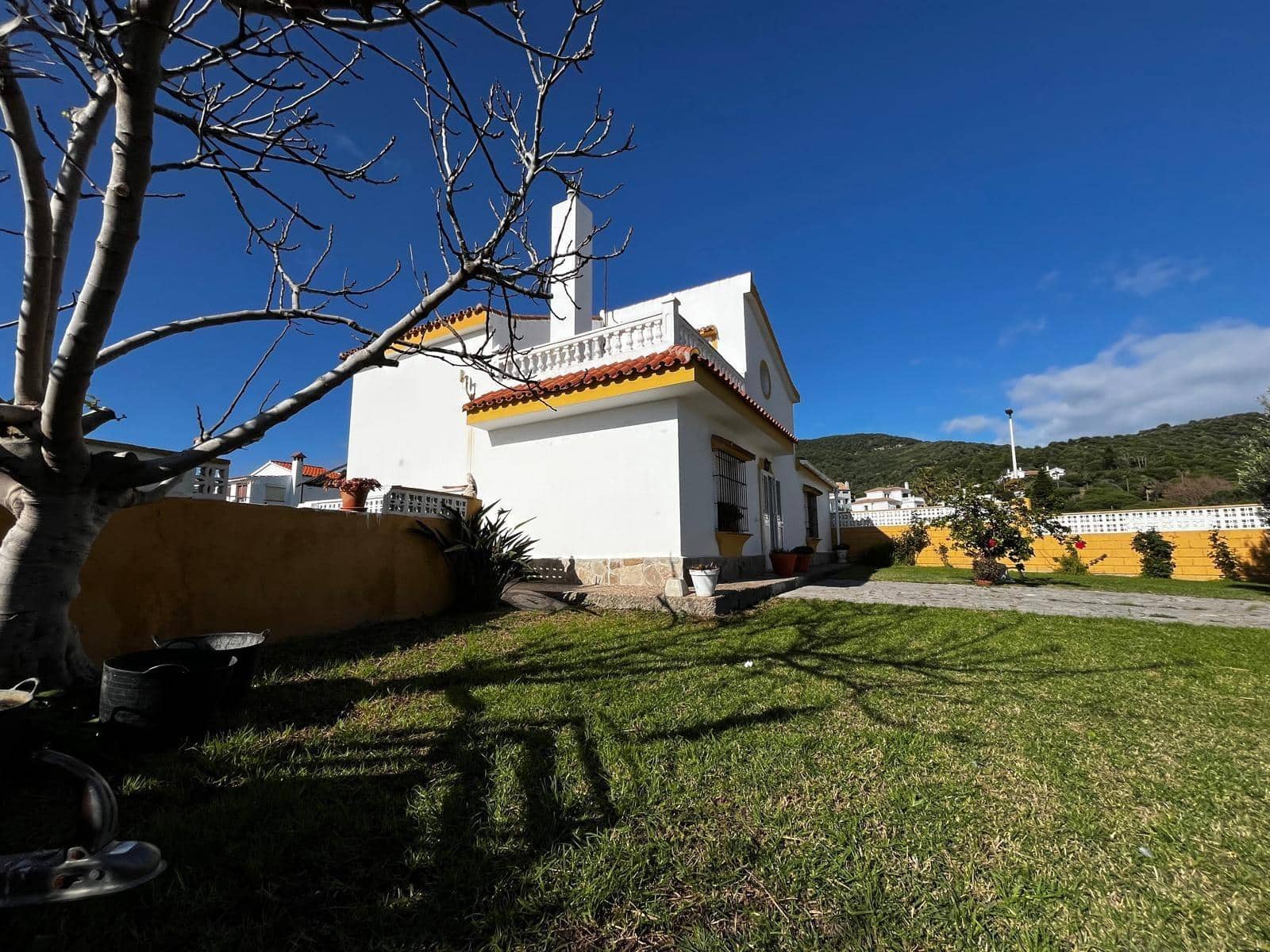 3 bedroom Villa for sale in Algeciras with pool garage - € 365,000 (Ref: 10120503)