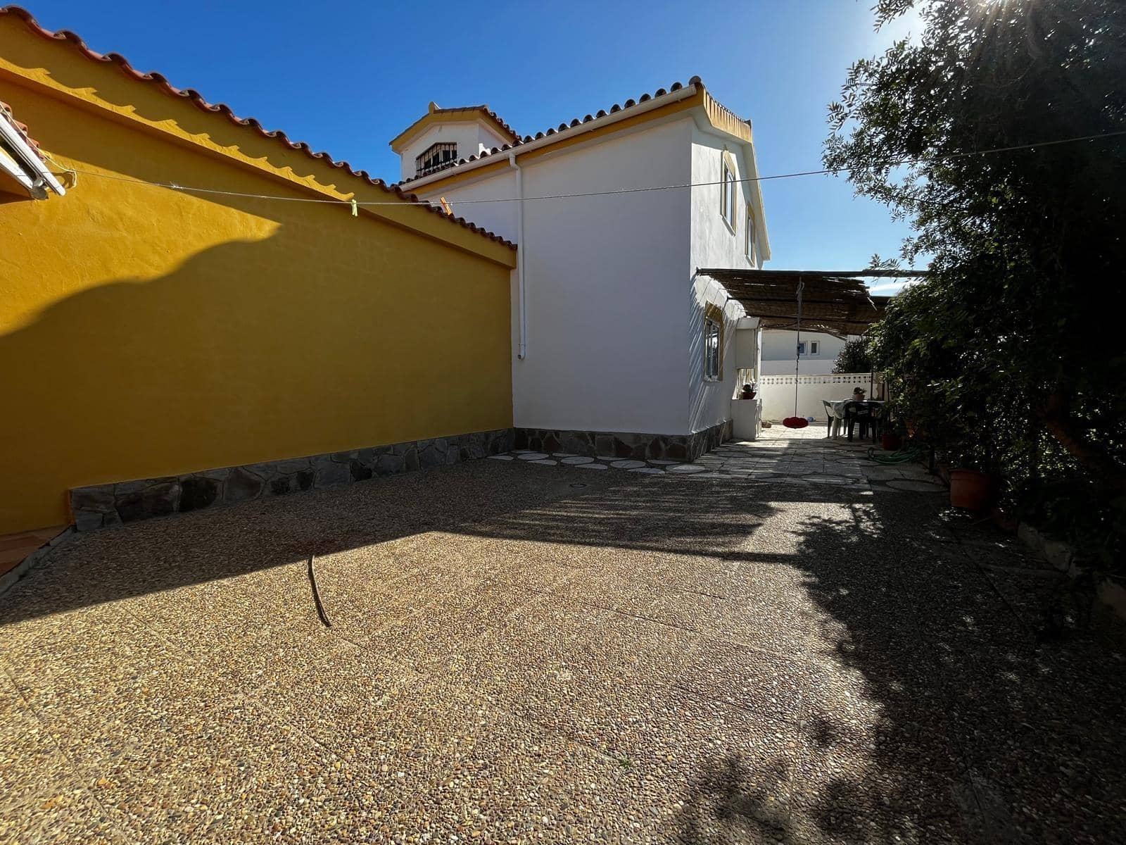 3 bedroom Villa for sale in Algeciras with pool garage - € 365,000 (Ref: 10120503)