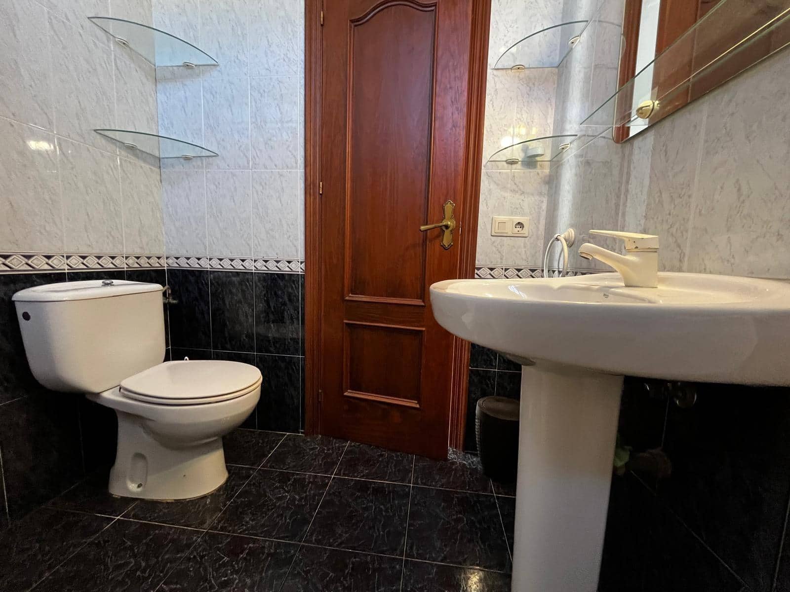 3 bedroom Villa for sale in Algeciras with pool garage - € 365,000 (Ref: 10120503)