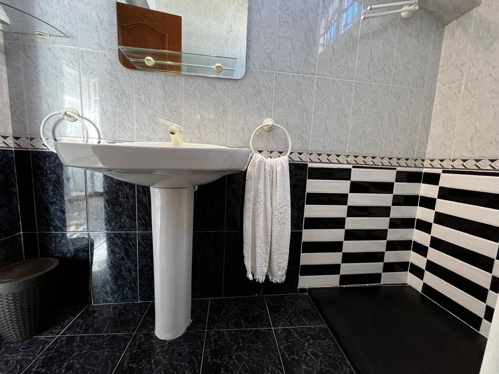 3 bedroom Villa for sale in Algeciras with pool garage - € 365,000 (Ref: 10120503)