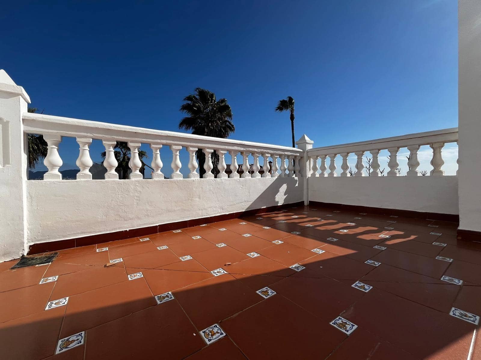 3 bedroom Villa for sale in Algeciras with pool garage - € 365,000 (Ref: 10120503)