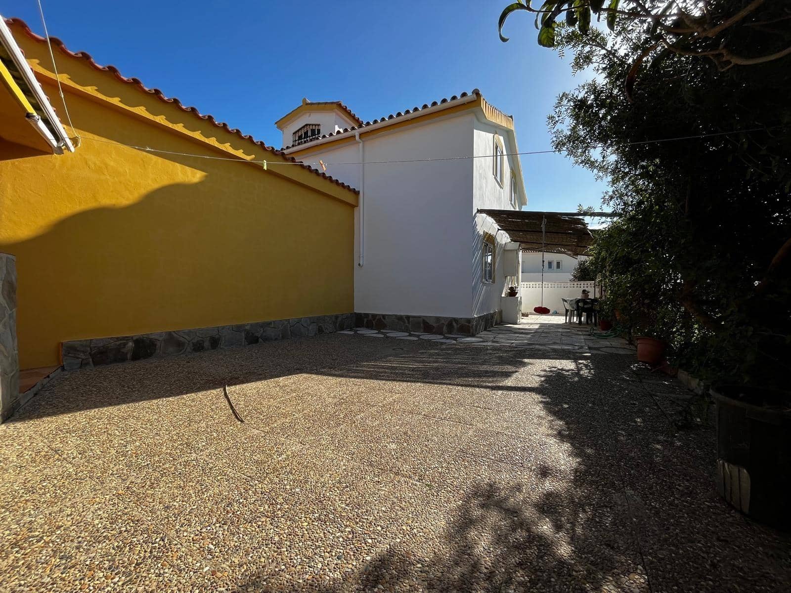 3 bedroom Villa for sale in Algeciras with pool garage - € 365,000 (Ref: 10120503)