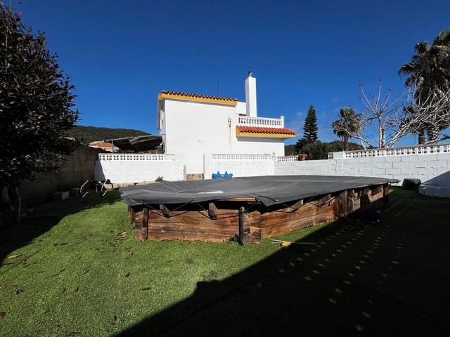 3 bedroom Villa for sale in Algeciras with pool garage - € 365,000 (Ref: 10120503)