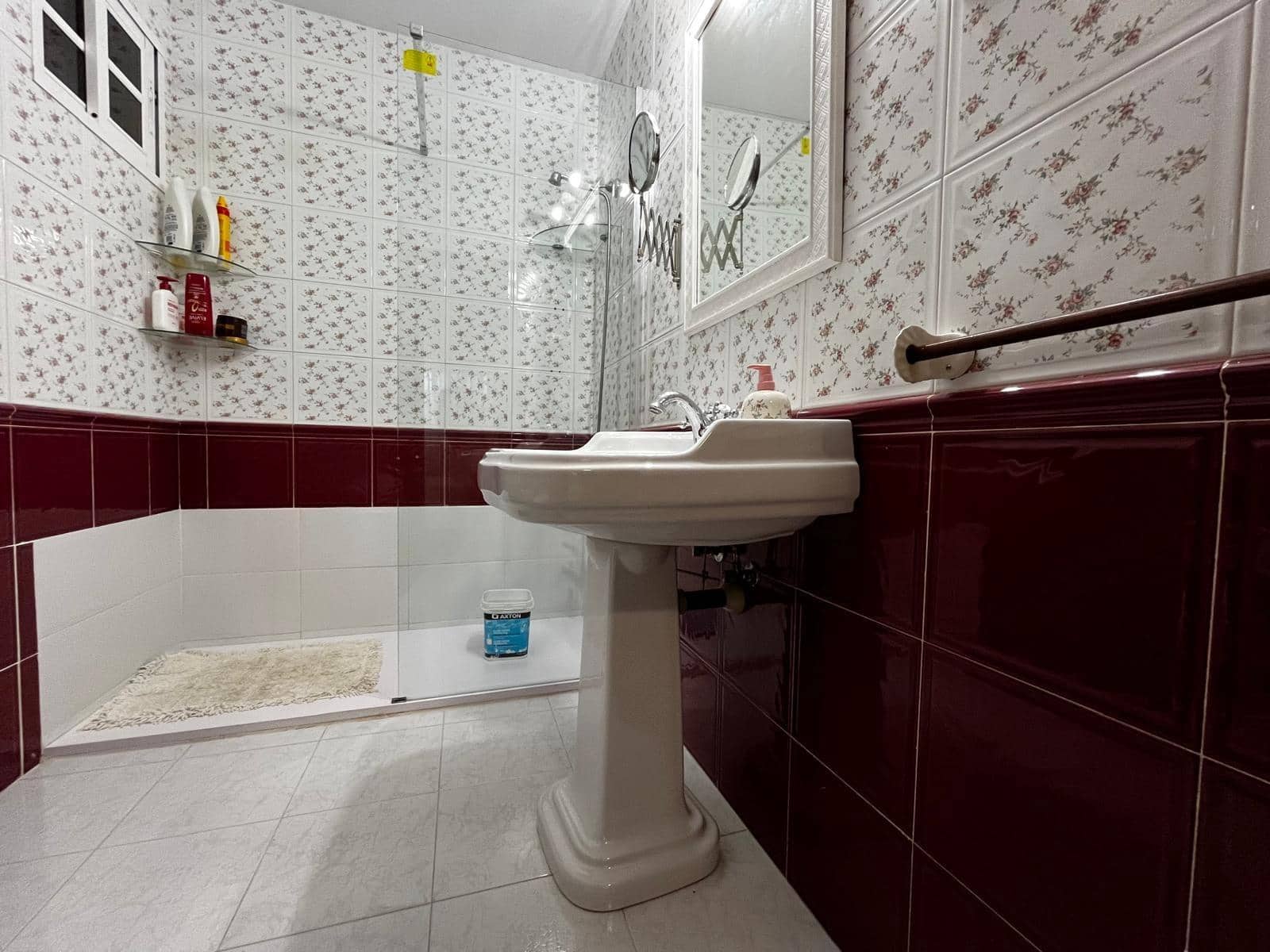 3 bedroom Villa for sale in Algeciras with pool garage - € 365,000 (Ref: 10120503)