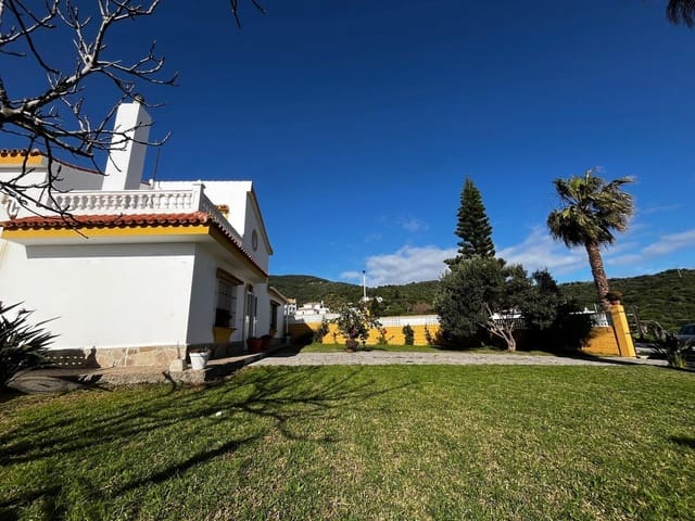 3 bedroom Villa for sale in Algeciras with pool garage - € 365,000 (Ref: 10120503)
