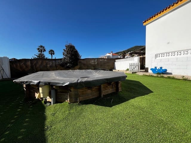 3 bedroom Villa for sale in Algeciras with pool garage - € 365,000 (Ref: 10120503)