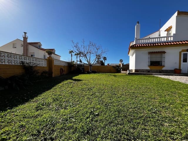 3 bedroom Villa for sale in Algeciras with pool garage - € 365,000 (Ref: 10120503)
