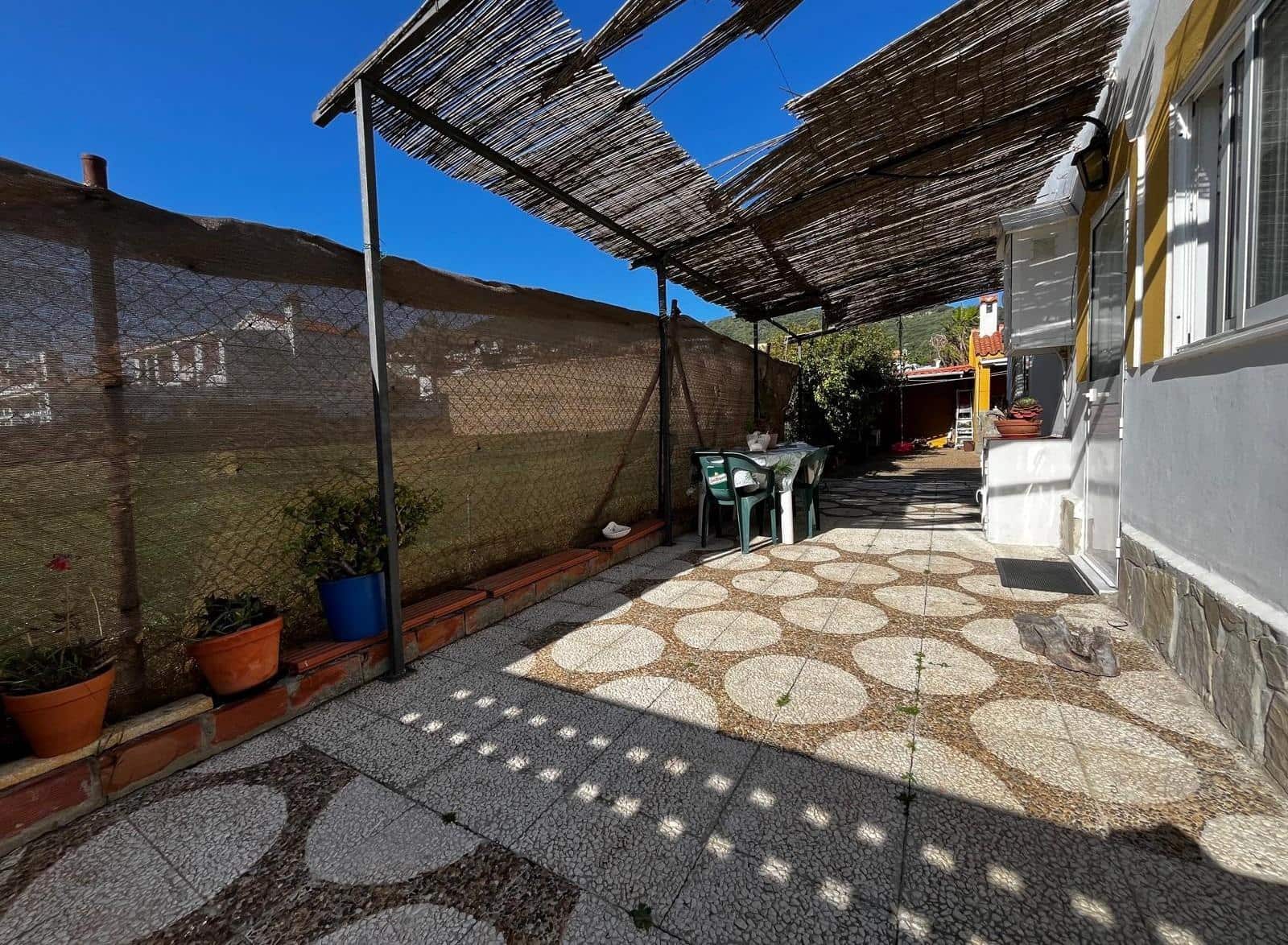 3 bedroom Villa for sale in Algeciras with pool garage - € 365,000 (Ref: 10120503)