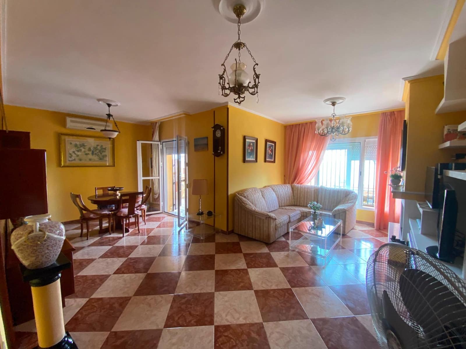 4 soverom Kjedet enebolig til salgs i Los Barrios - € 350 000 (Ref: 10133615)