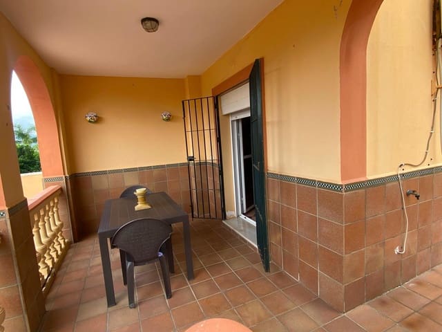 4 makuuhuone Paritalo myytävänä paikassa Los Barrios - 350 000 € (Ref: 10133615)
