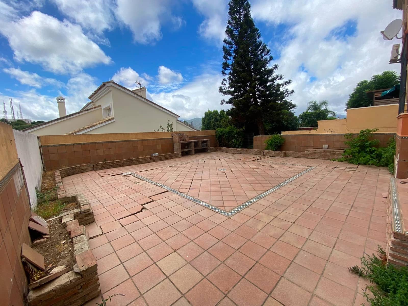 4 soverom Kjedet enebolig til salgs i Los Barrios - € 350 000 (Ref: 10133615)