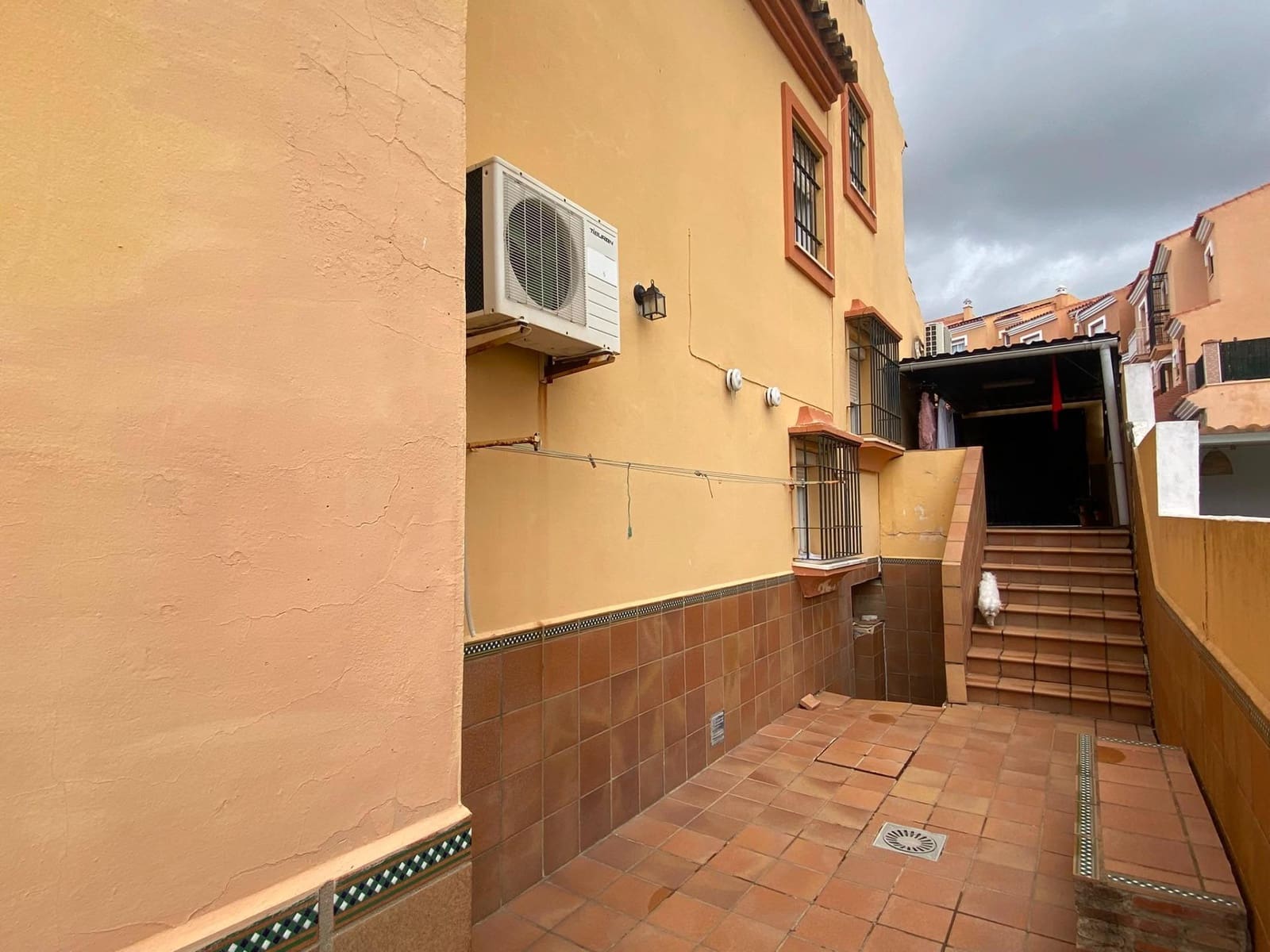 4 soverom Kjedet enebolig til salgs i Los Barrios - € 350 000 (Ref: 10133615)