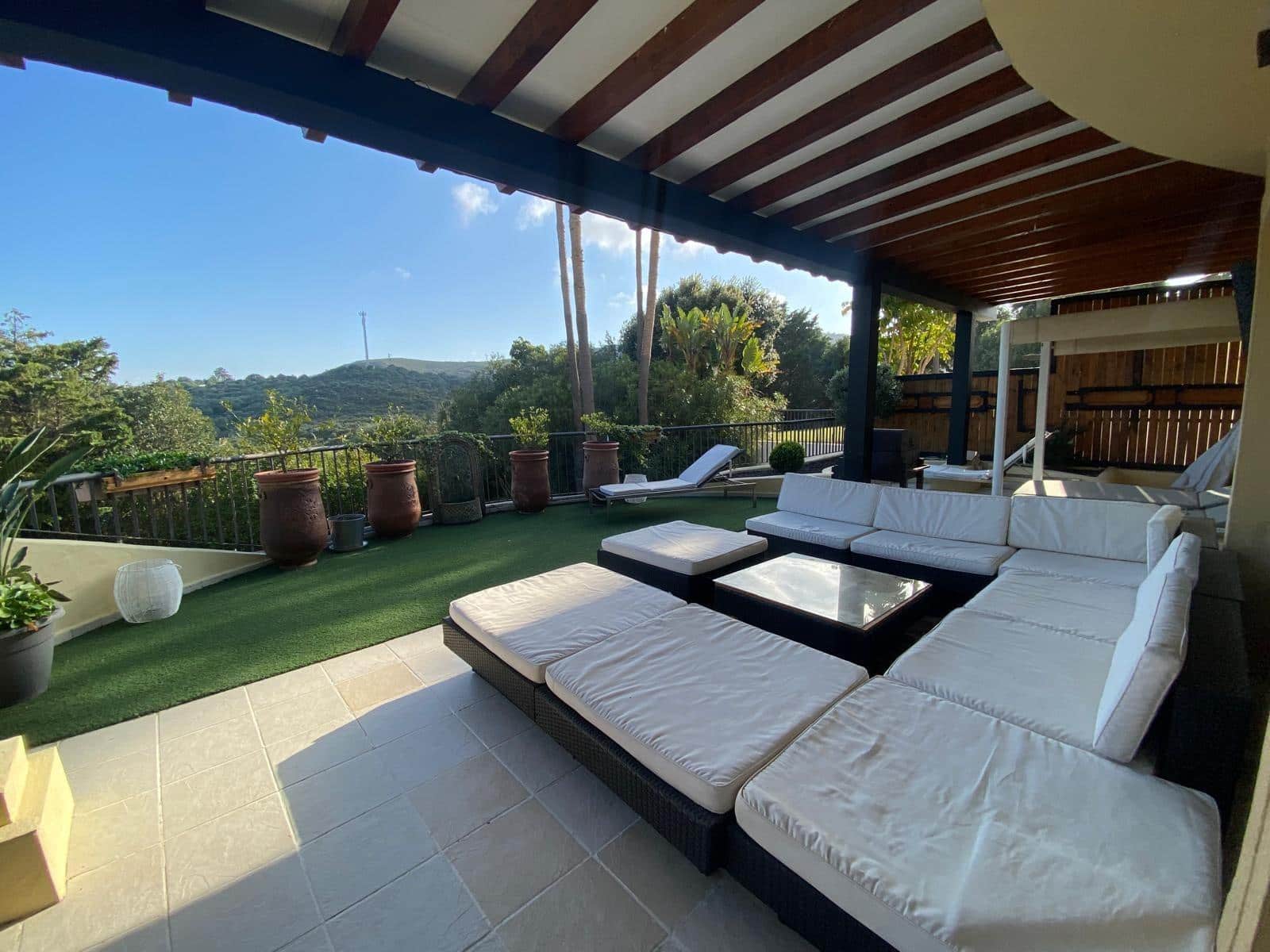 3 sypialnia Mieszkanie na sprzedaż w San Roque z basenem garażem - 475 000 € (Ref: 10135198)