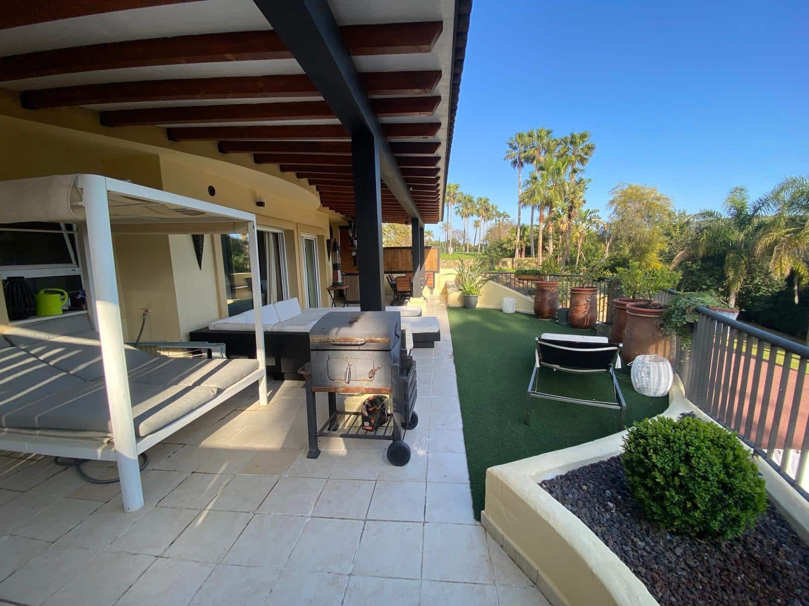 3 sypialnia Mieszkanie na sprzedaż w San Roque z basenem garażem - 475 000 € (Ref: 10135198)
