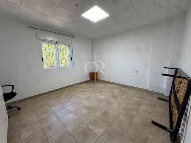 4 soveværelse Finca/Landehus til leje i Caravaca de la Cruz med swimmingpool garage - € 750 (Ref: 10116197)