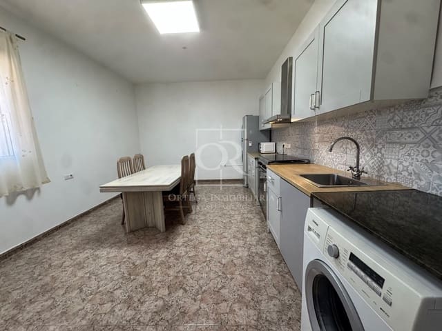 4 soveværelse Finca/Landehus til leje i Caravaca de la Cruz med swimmingpool garage - € 750 (Ref: 10116197)