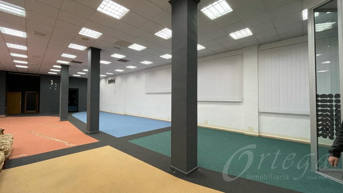 Commercial for sale in Cehegin with garage - € 199,500 (Ref: 6086620)