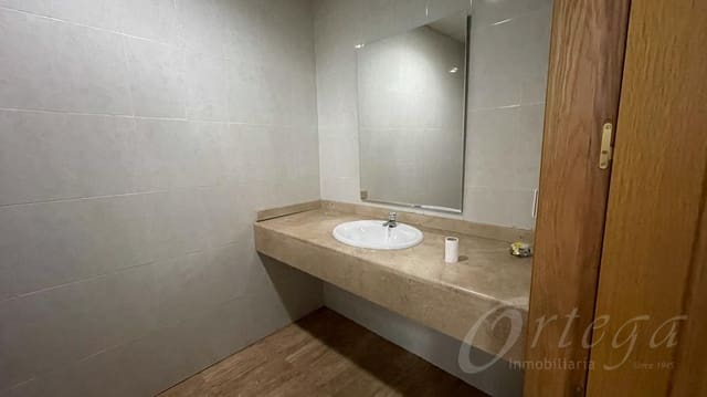 Kaupallinen myytävänä paikassa Cehegín mukana 
autotalli - 199 500 € (Ref: 6086620)