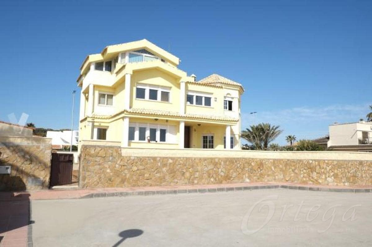 7 quarto Moradia para venda em La Manga del Mar Menor com piscina garagem - 1 300 000 € (Ref: 6086622)