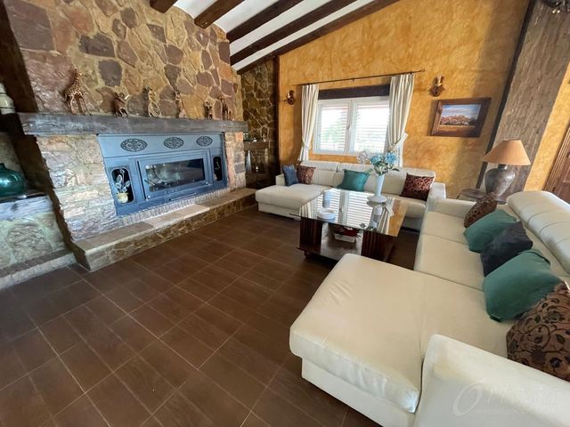 4 bedroom Finca/Country House for sale in Cehegín with pool garage - € 325,000 (Ref: 6345495)