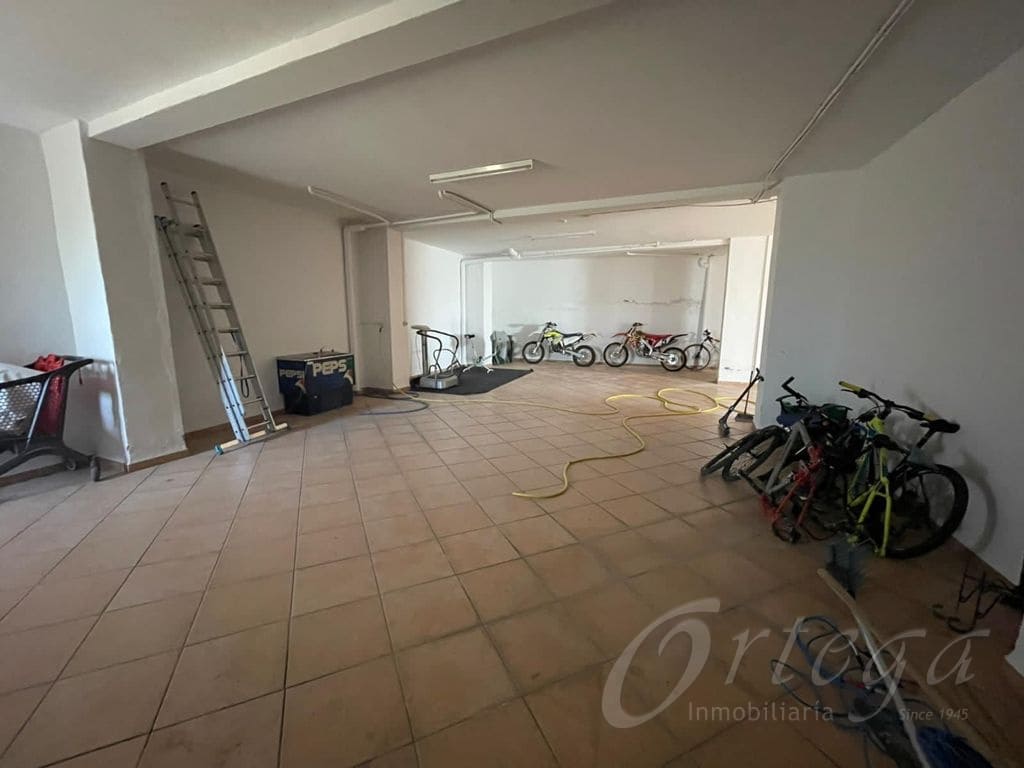 5 bedroom Villa for sale in Cehegin with garage - € 210,000 (Ref: 6419794)