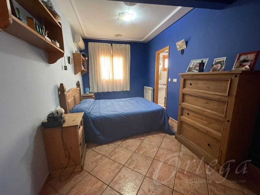 5 bedroom Villa for sale in Cehegin with garage - € 210,000 (Ref: 6419794)