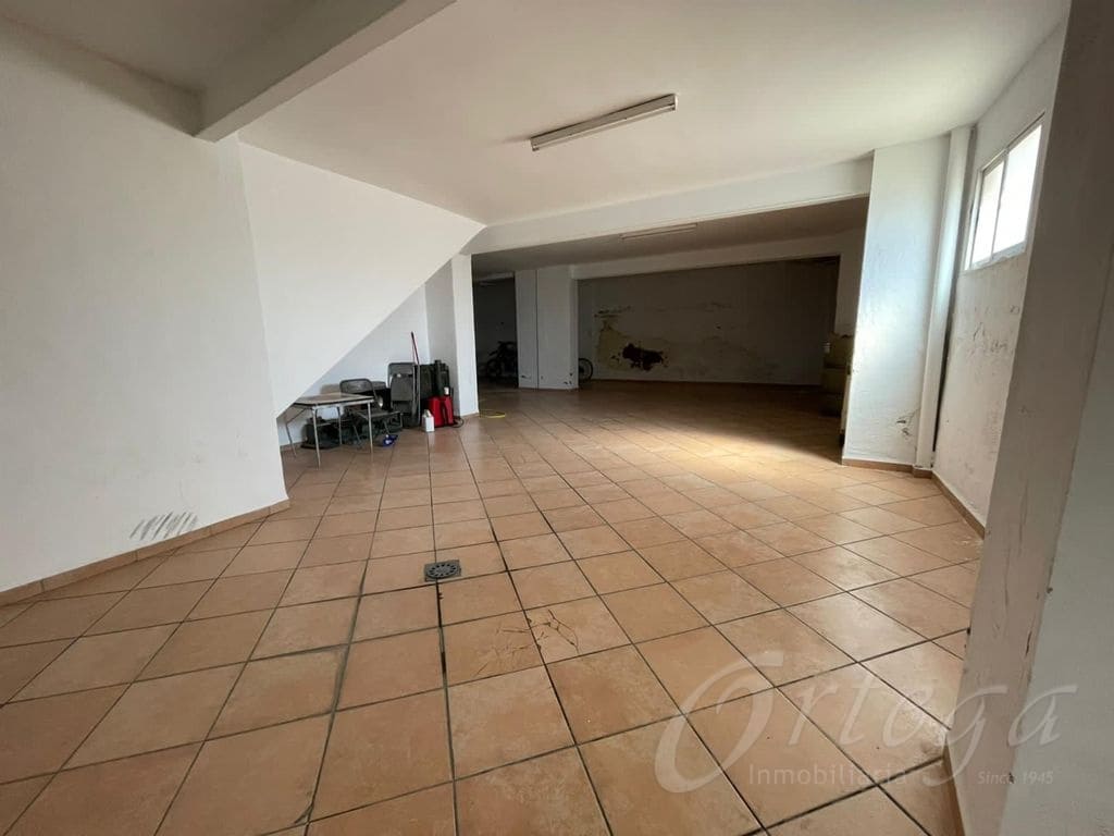 5 bedroom Villa for sale in Cehegin with garage - € 210,000 (Ref: 6419794)