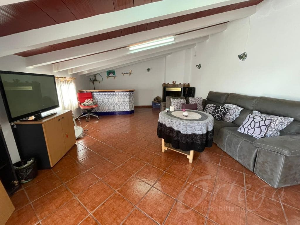 5 bedroom Villa for sale in Cehegin with garage - € 210,000 (Ref: 6419794)