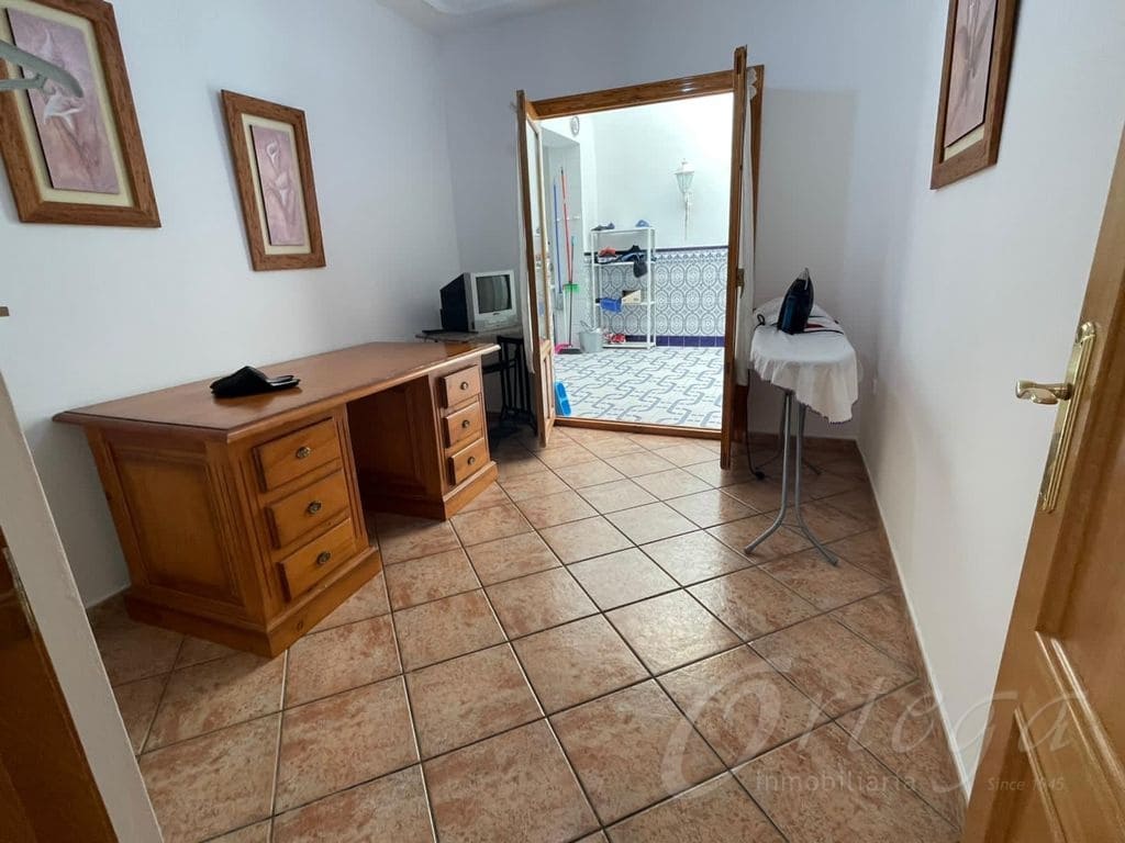 5 bedroom Villa for sale in Cehegin with garage - € 210,000 (Ref: 6419794)